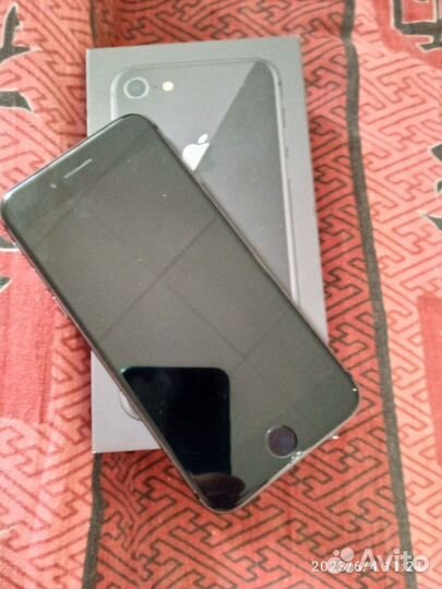 Телефон iPhone 8 64 gb