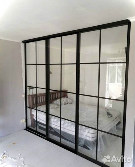 Раздвижная перегородка с матовым стеклом