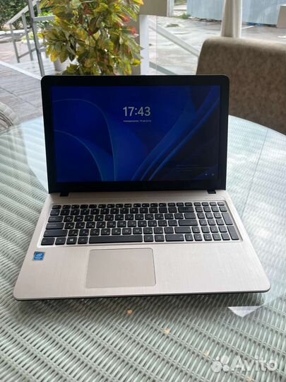 Ноутбук asus D540M