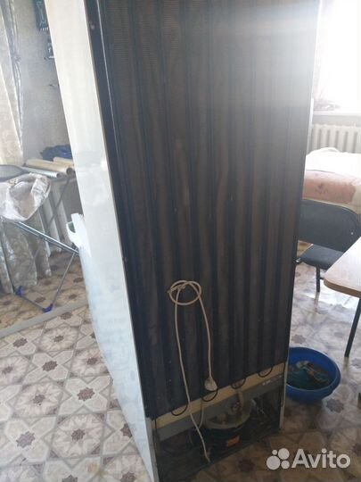 Холодильник рабочий