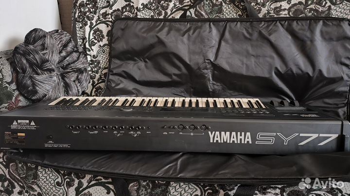 Синтезатор Yamaha SY-77