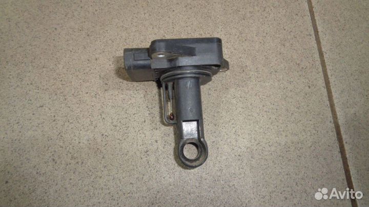 Расходомер воздуха Toyota Corolla (E120)