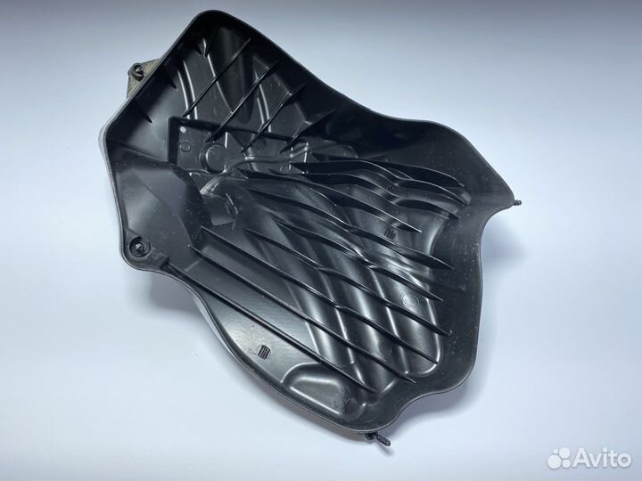 Крышка корпуса воздушного фильтра BMW E87 E90 E84