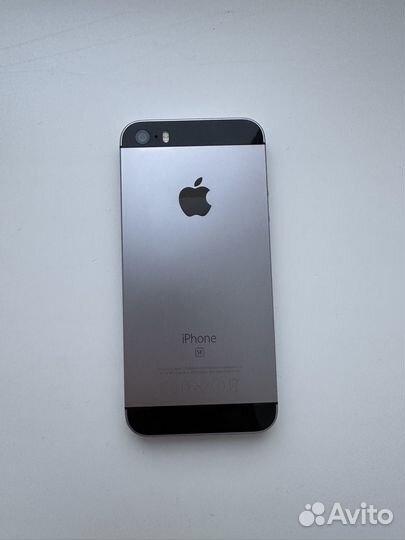 iPhone SE, 32 ГБ
