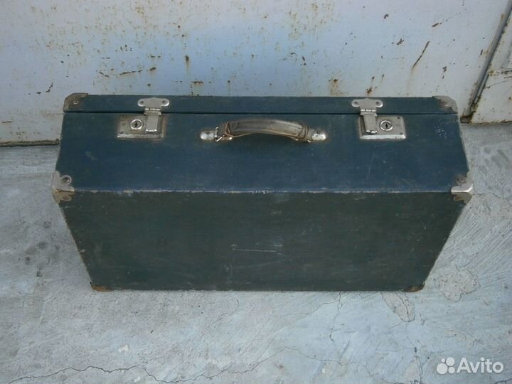 3-Чемодана СССР особенный офицерский и 2-а простых
