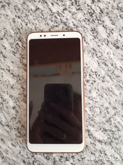 Xiaomi Redmi 5 Plus, 3/32 ГБ