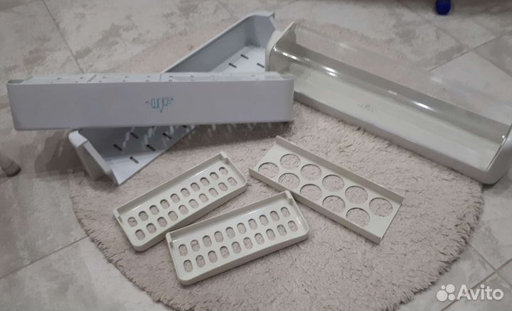 Полки для дверцы холодильника