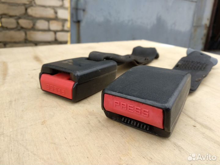 Замок ремня безопасности Пежо 206 задний