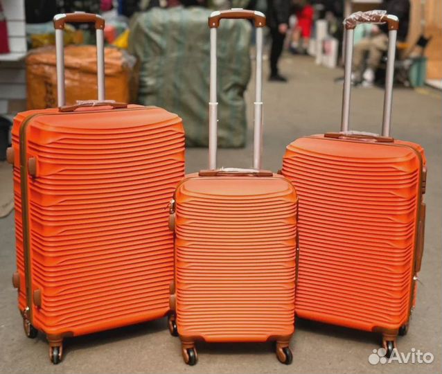 Чемодан со съемными колесами