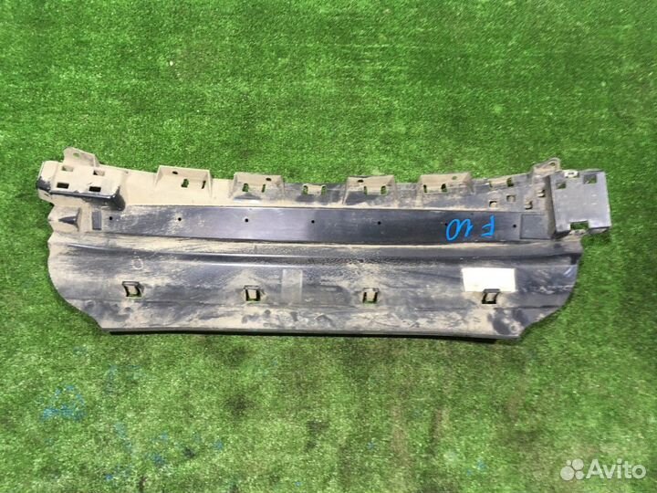 Кронштейн заднего бампера (BMW 5)