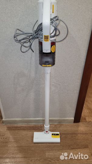 Вертикальный пылесос deerma
