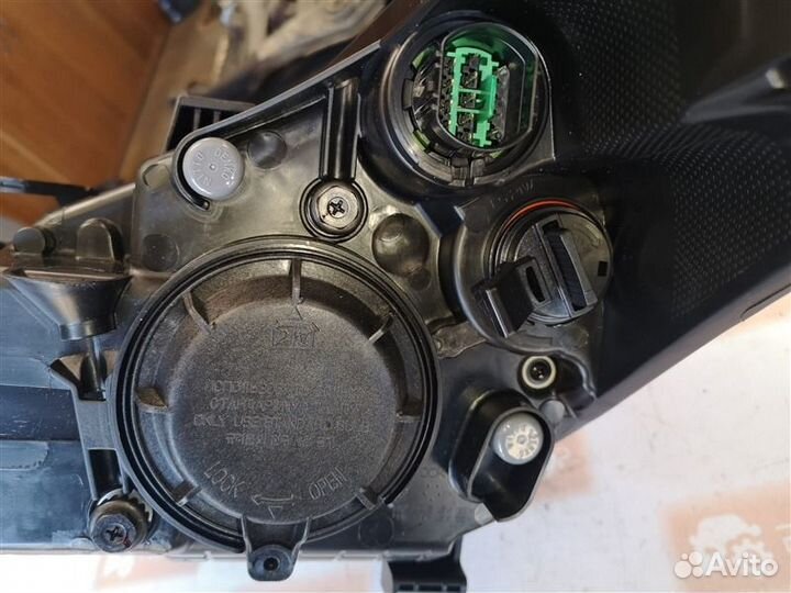 Фара передняя правая Kia Ceed 2012-2018