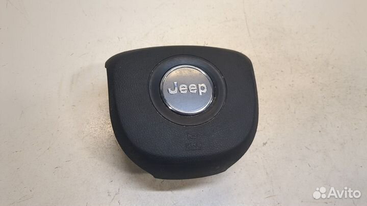 Подушка безопасности водителя Jeep Grand Cherokee