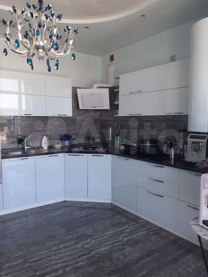 4-к. квартира, 182 м², 9/10 эт.