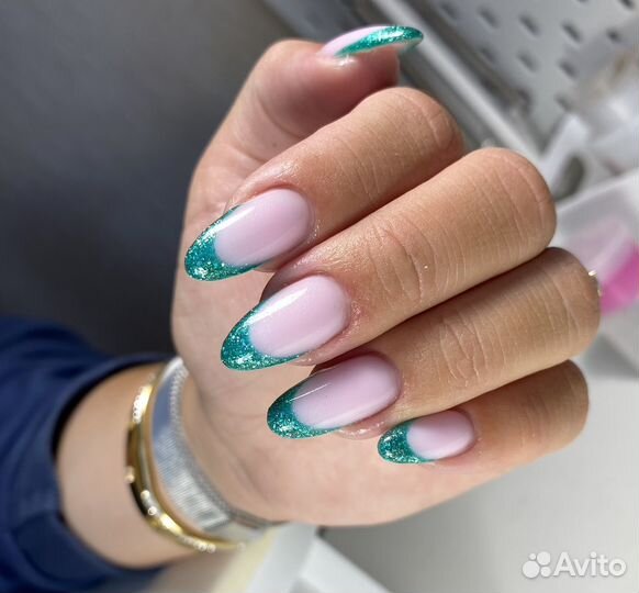 Услуга маникюра, наращивание и smart-педикюра