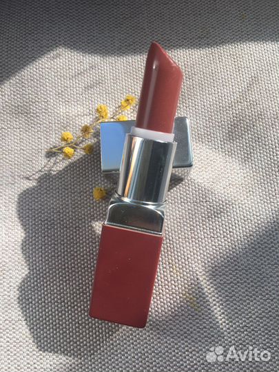 Clinique помада