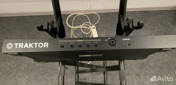 DJ Контроллер Traktor S4 Mk3