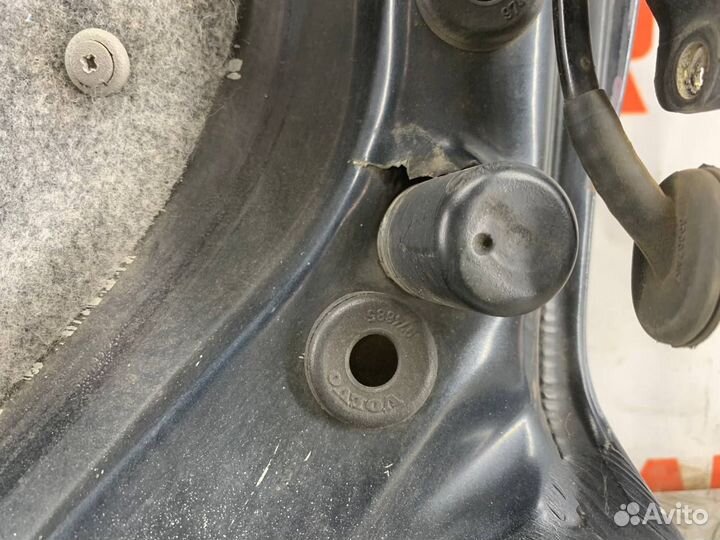 Крышка багажника Вольво S40 (VS)