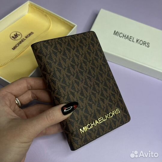 Обложка Michael Kors на паспорт