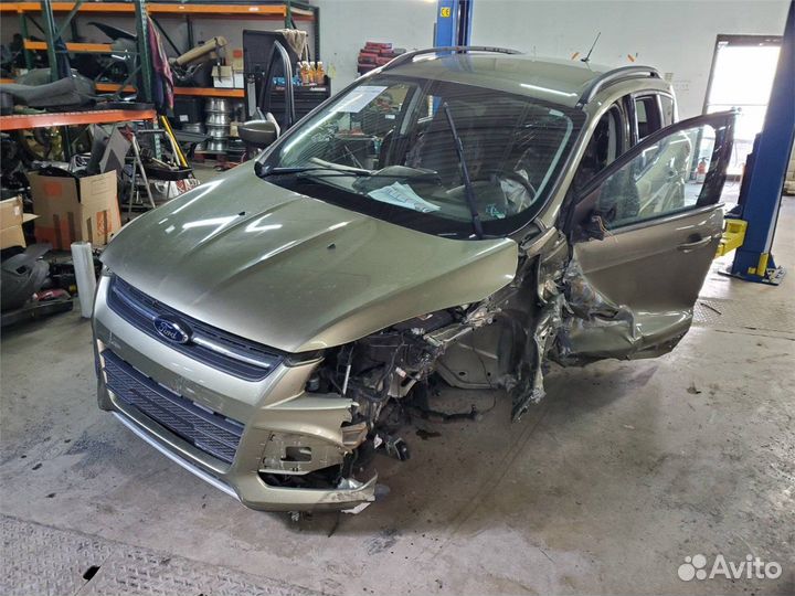 Разбор на запчасти Ford Escape