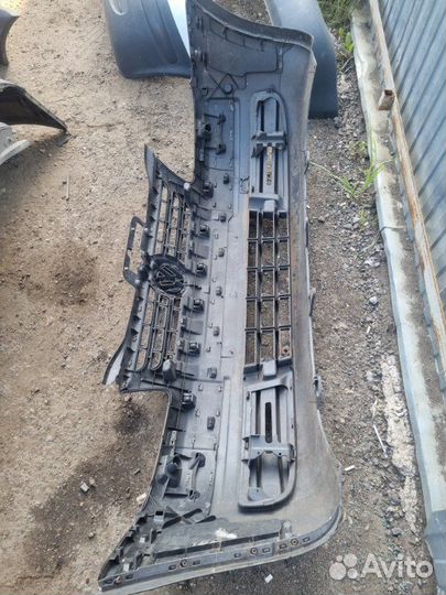 Бампер передний Volkswagen Caddy 3