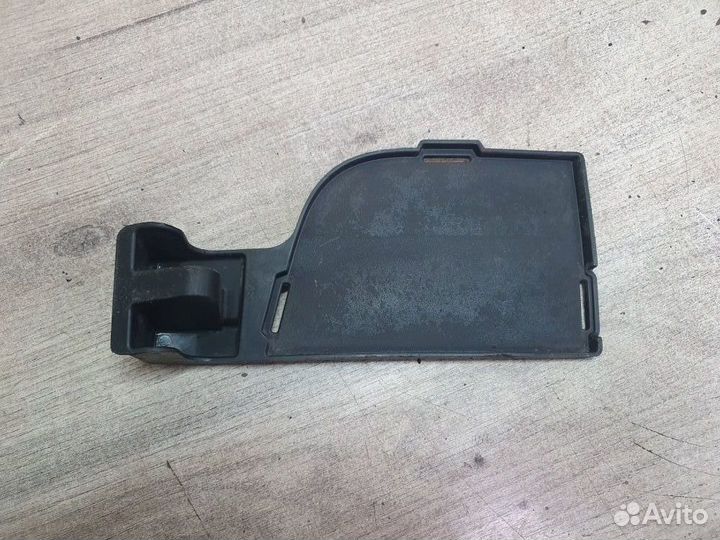 Заглушка бампера правая Chevrolet Cruze I (2009—20