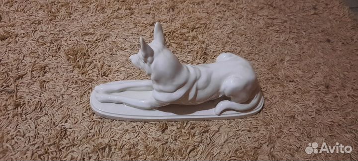 Фарфоровые статуэтки собака лфз