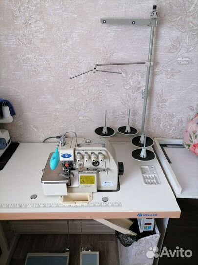 Промышленный оверлок Velles 700-4