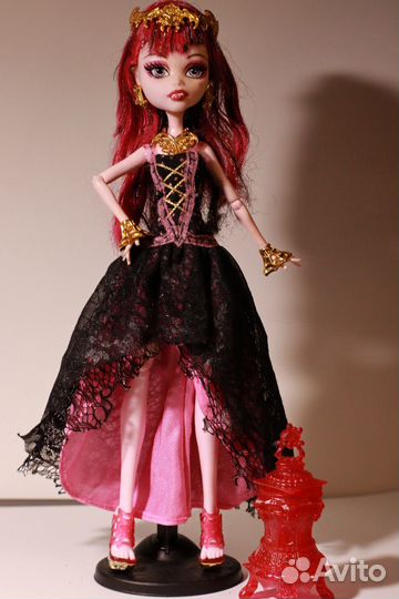 Кукла Монстер Хай Дракулаура 13 желаний