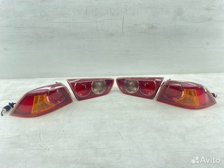 Фонари задние (комплект) Mitsubishi Lancer 32