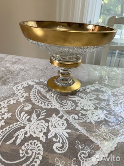 Ваза для фруктов и конфет на ножке