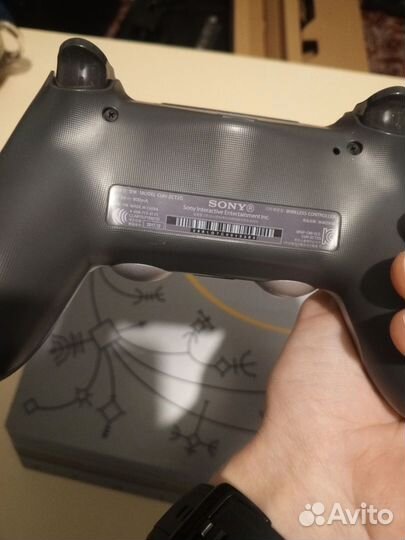 Sony playstation 4 pro limited edition 11.00