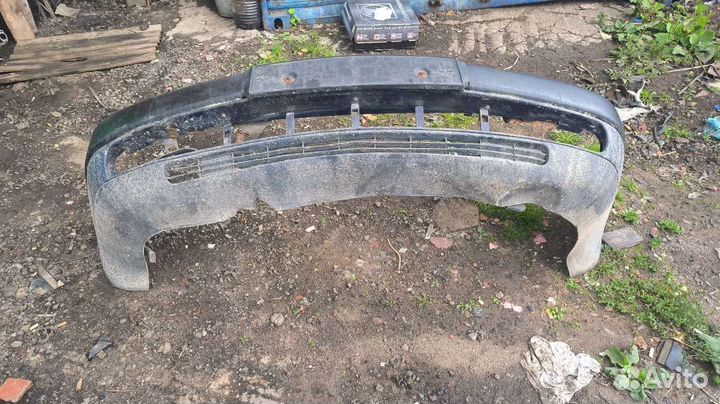 Передний бампер Audi 100 c4