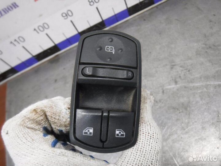 Блок управления стеклами Opel Corsa D Z12XEP 2007