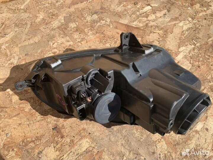 Фара передняя левая Volkswagen Golf 5 2003-2009