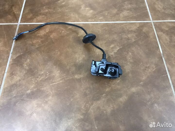 Активатор замка крышки бензобака VW Polo