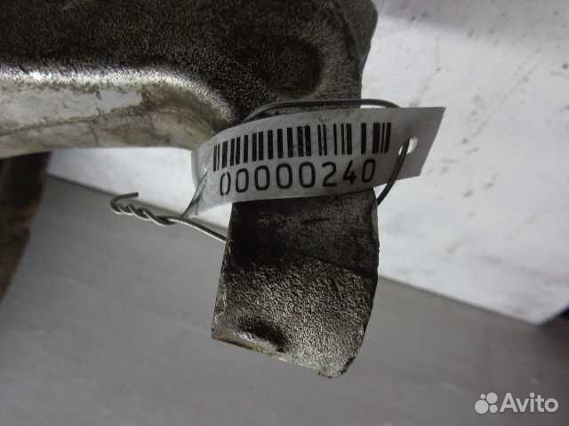 Кулак поворотный левый Lincoln Navigator 2 2L143K1