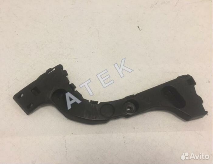 Кронштейн бампера Ford Focus 3 заднего бампера