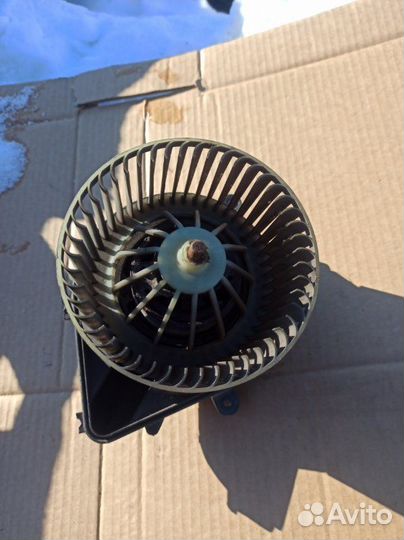 Моторчик печки Citroen Xsara лифтбек 1.6 2003