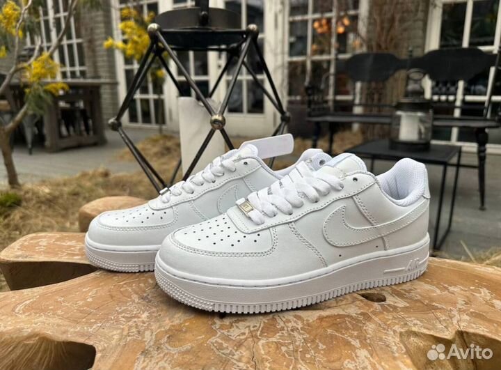 Nike air force 1 low white