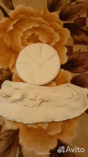 Берет женский вязаный