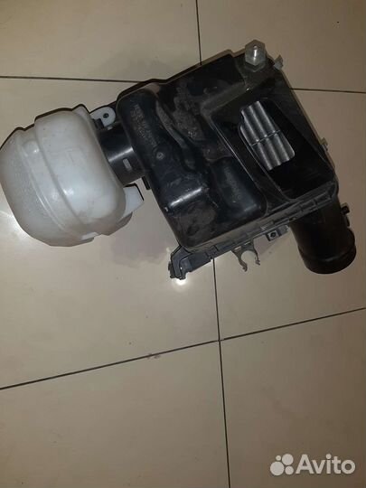 Корпус воздушного фильтра Субару Аутбэк BR 2009