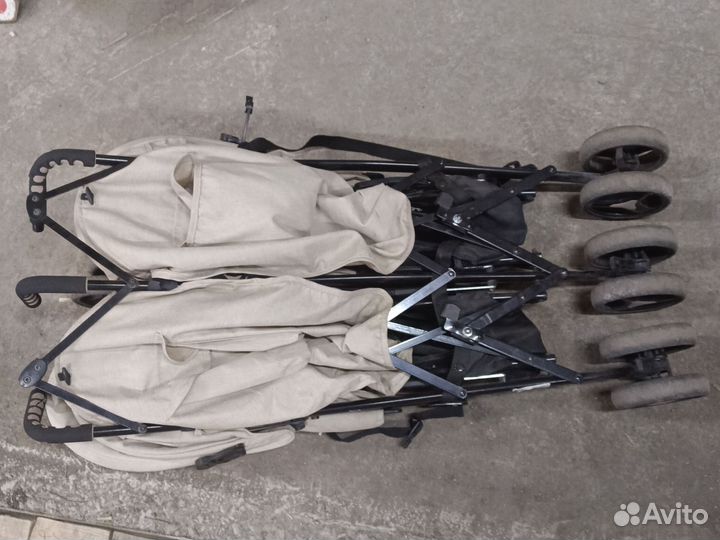 Коляска для двойни