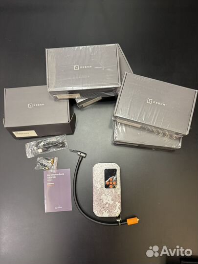 Автомобильный насос power bank 7500 MaH zeekr
