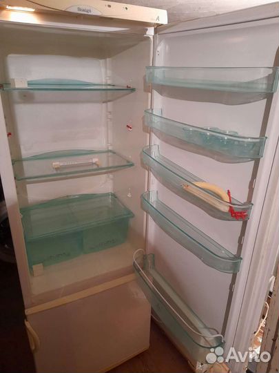 Холодильник двухкамерный