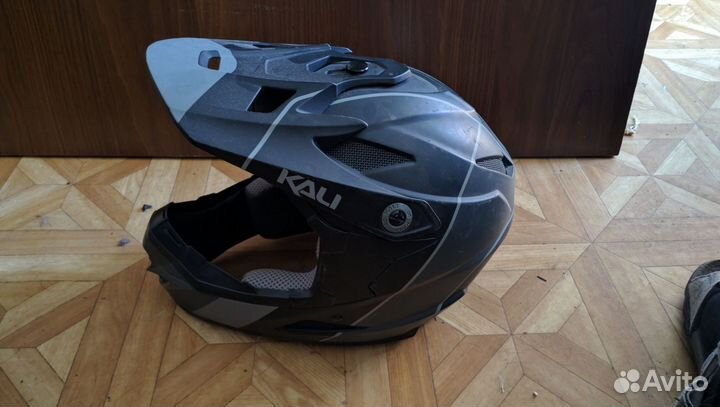 Шлем фуллфейс Kali