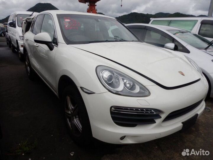 Кронштейн задний правый Porsche Cayenne 958 M48.02