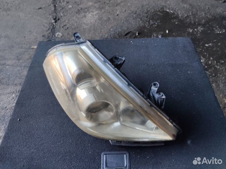 Фара передняя правая Nissan Tiida C11 HR15DE