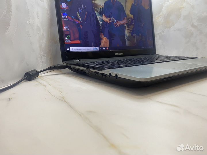 Игровой ноутбук i5/8Gb/Ssd+hdd Samsung