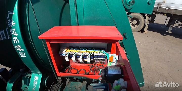 Бетономешалка (бетоносмеситель)